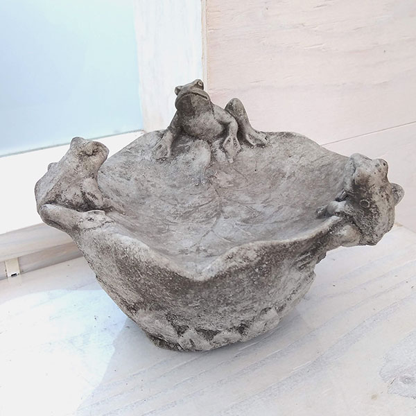バードバス：スモールトリプルフロッグ（542）（直径20cm）