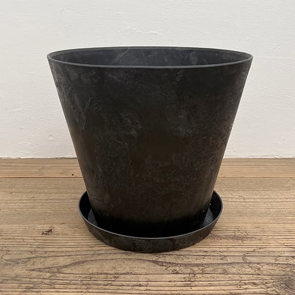 アートストーン ラウンド ブラック 32cm(直径32cm)とソーサーのセット