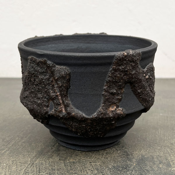 信楽焼き：金彩荒砂ソリ（直径約12cm）