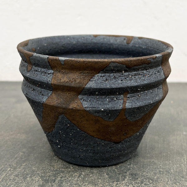 信楽焼き：金彩流し段型 M（直径約12cm）