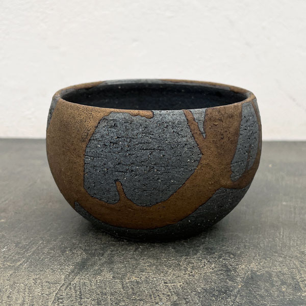 信楽焼き：金彩流し丸 M（直径約11.5cm）