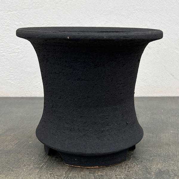 信楽焼き：黒化粧オモト 5号（直径約15cm）