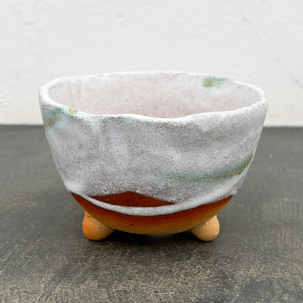 信楽焼き：白三つ足 4号（直径約11.5cm）