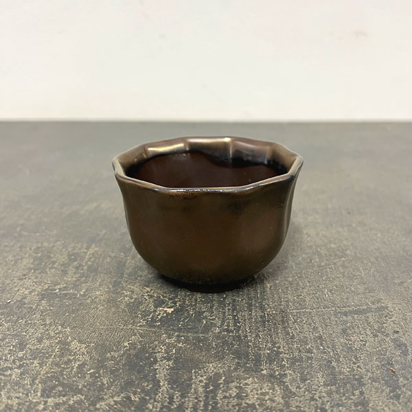 瀬戸焼盆栽鉢：ミニプランター ブロンズ 花形（幅8.3cm、奥行8.3cm）