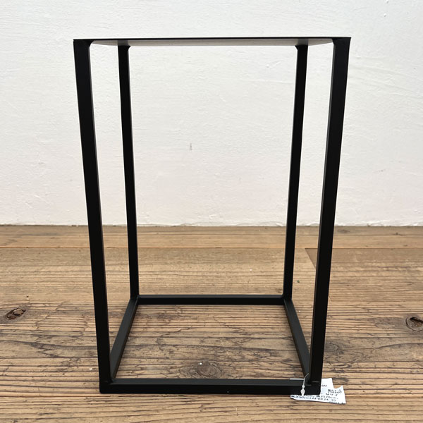 黒角花台ロー　Mサイズ（幅20cm、奥行20cm、高さ30cm）AFBK24-3S