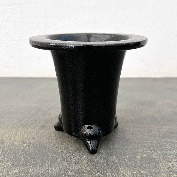 オモト鉢：黒鉢【260122】／外径12.4cm（内径9cm）