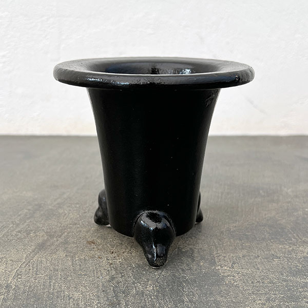 オモト鉢：黒鉢【260125】／外径11cm（内径7.5cm）