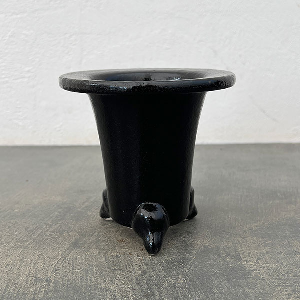 オモト鉢：黒鉢【260126】／外径11cm（内径7.5cm）