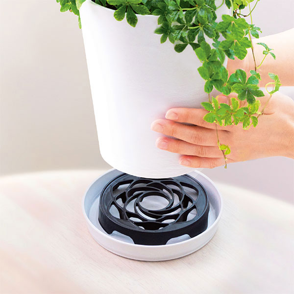 置くだけで通気・排水できるポットスタンド L