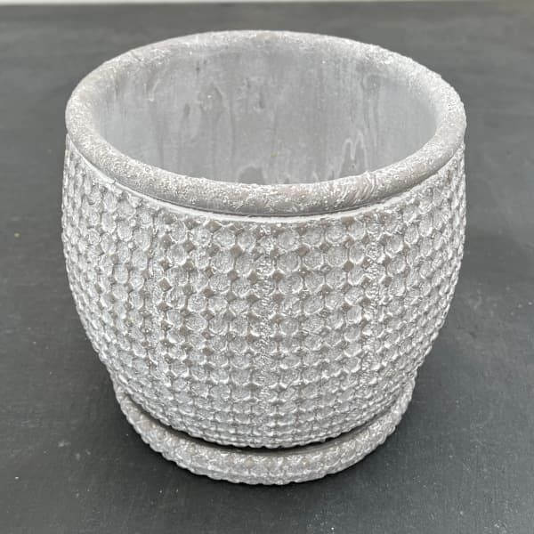 セメント鉢：エマーブルポット・ホワイトAM-7（幅14cm、高さ12cm）