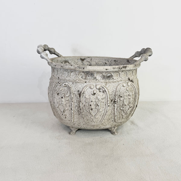 アンティクデコレオーバルSホワイト（UF573）幅25.3cm、高さ17cm（内径19.5cm）