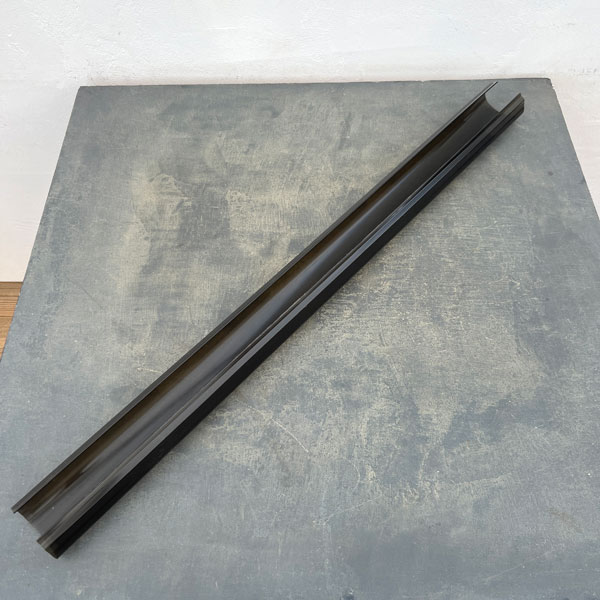 ねこの登り棒：ねこ型登り棒 （クリアブラック）L100ｃｍ（外寸：幅約8ｃｍ x 長さ100ｃｍ）