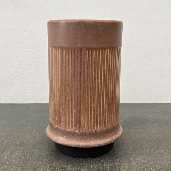 ミネルバ：トール紫（直径約13cm・高さ21.5cm）