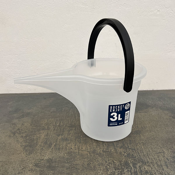 注ぎ口付きバケツ・エンジョイ 3L（32.2cm、21cm、高さ18cm）クリア