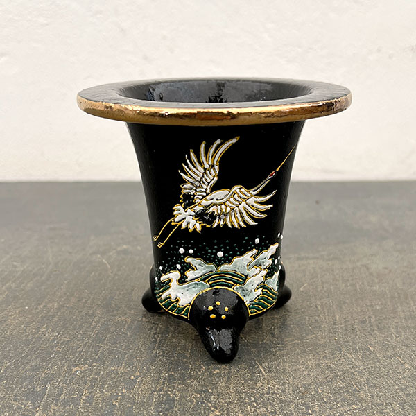 オモト鉢：錦鉢　鶴（つる）＆波・黒【273794】／外径10.2cm（内径7.3cm）