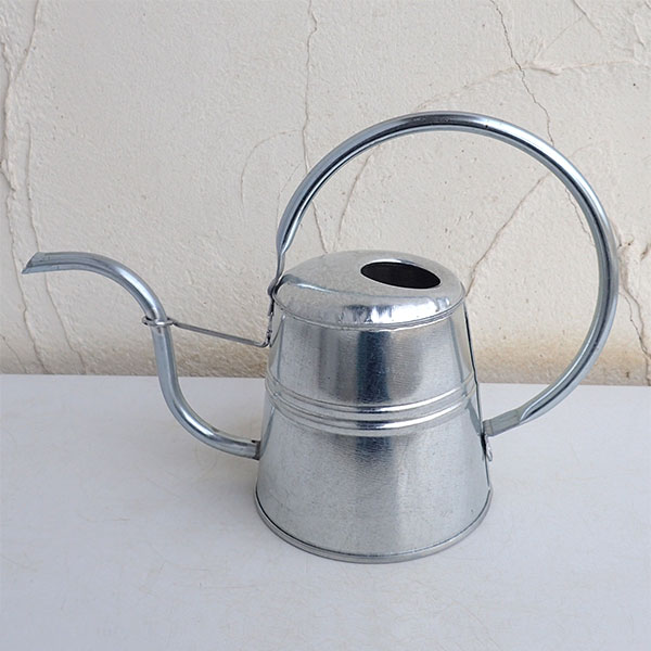 水差し：ブリキウォータリングカン フレンチ1リットル