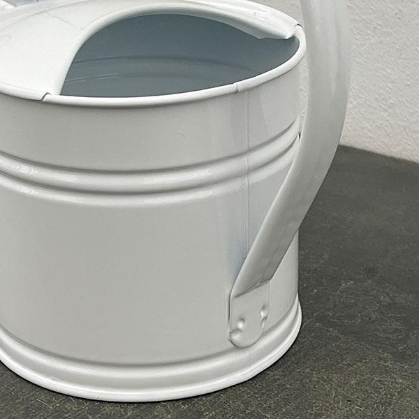 ブリキウォータリングカン1.5L(ホワイト) 63329
