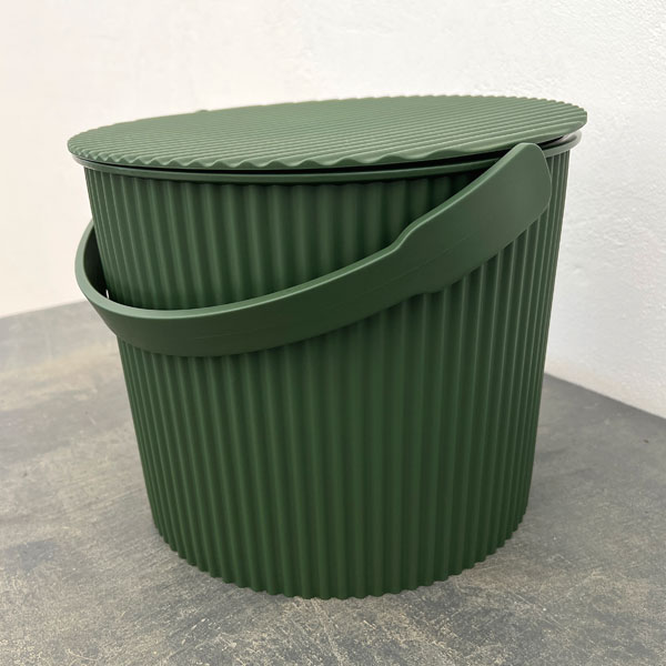 ガーデンツールバケット・フタ付き8リットルサイズ