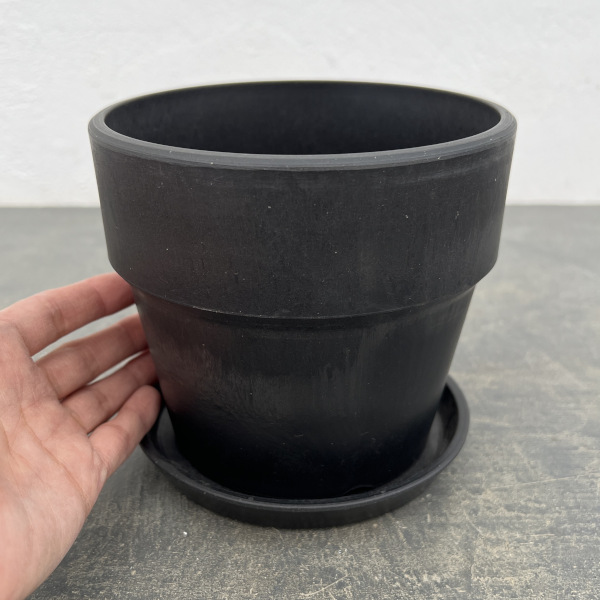 アーバンプランツポットソリッド（チャコール）直径13.5×高さ12.5cm　80997