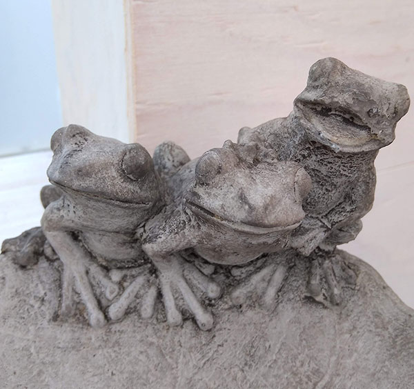 バードバス:スリーフロッグオンリーフ(554)(幅23cm)