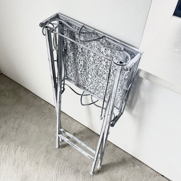 ミスフィー・スモールテーブル（XB-10）