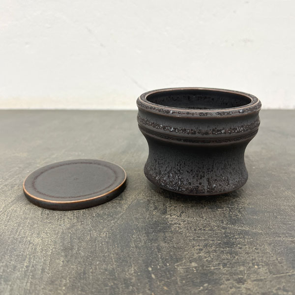 アロイ ポット アンド ソーサー：Sサイズ（直径9.0cm、高さ7.3cm）