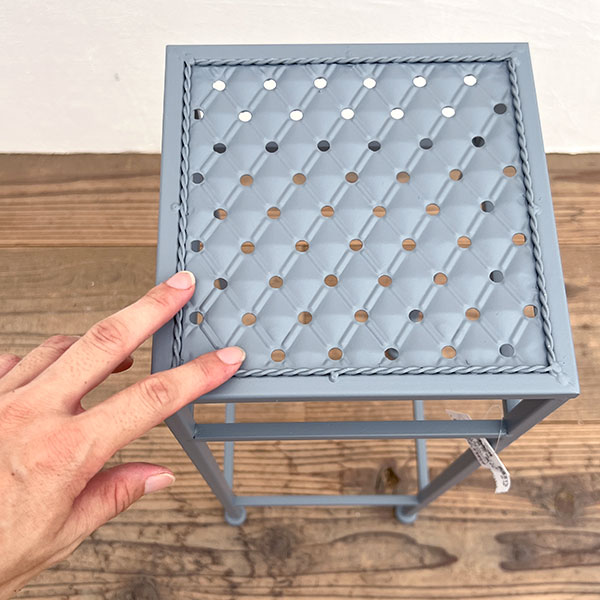 グレー角花台ハイ　Sサイズ（幅18cm、奥行18cm、高さ50cm）AFGK24-L3S