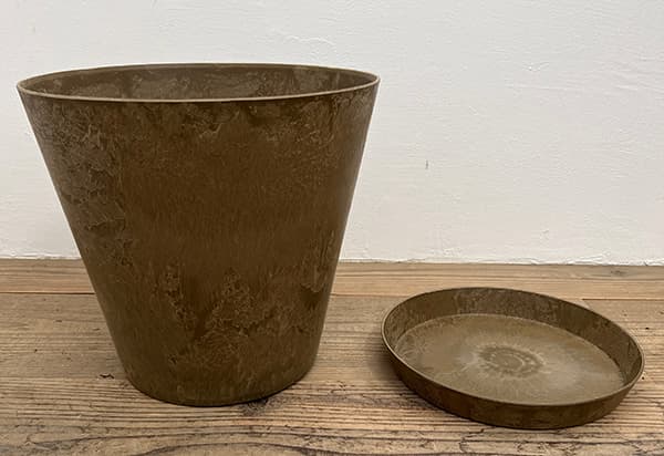 アートストーン ラウンド ベージュ32cm（直径32cm）とソーサーのセット
