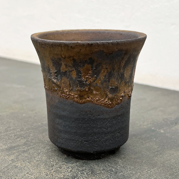 信楽焼き：金彩切立 3号（直径約9cm）