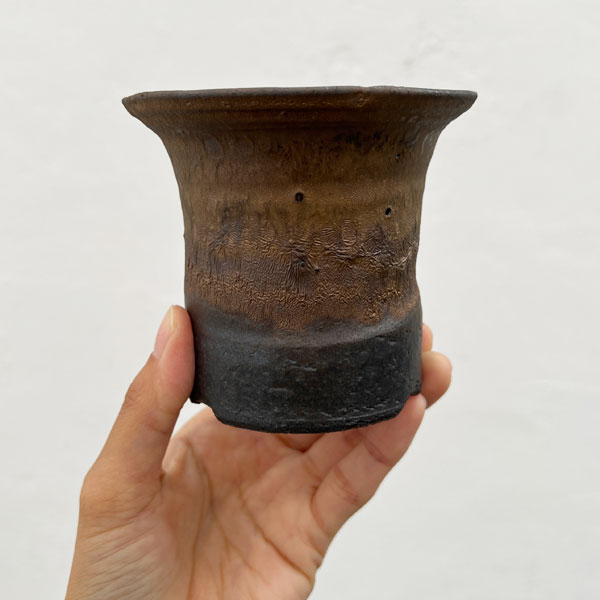 信楽焼き：金彩セッコク 3号（直径約9.5cm）