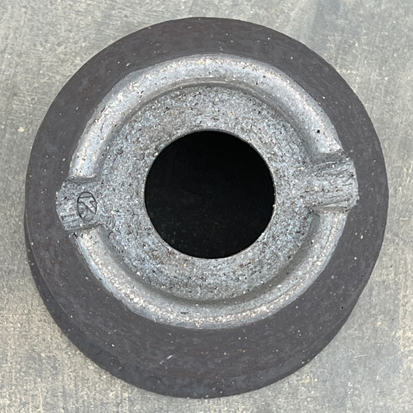 信楽焼き：黒鉄釉深ソリ L（直径約15cm）