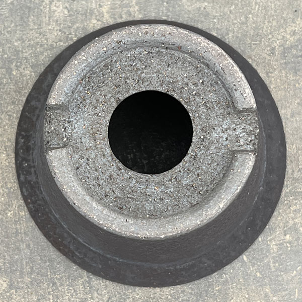 信楽焼き：黒鉄釉ツバ広 S（直径約12.5cm）