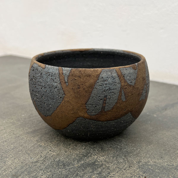 信楽焼き：金彩流し丸 M（直径約11.5cm）