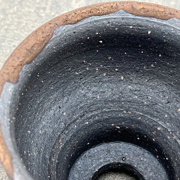 信楽焼き：金彩流しカップ型 S（直径約8.5cm）