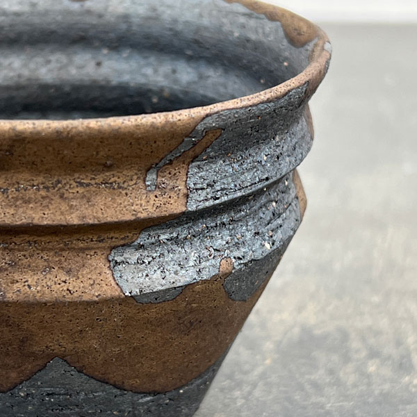 信楽焼き：金彩流し段型 S（直径約9cm）