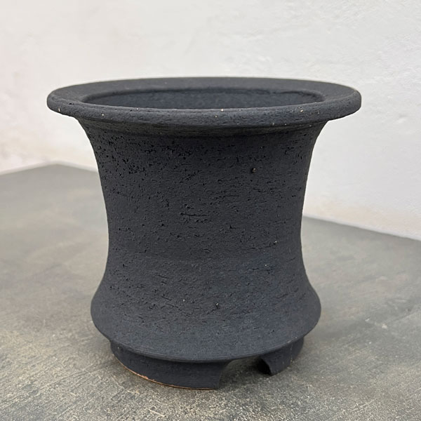 信楽焼き：黒化粧オモト 5号（直径約15cm）