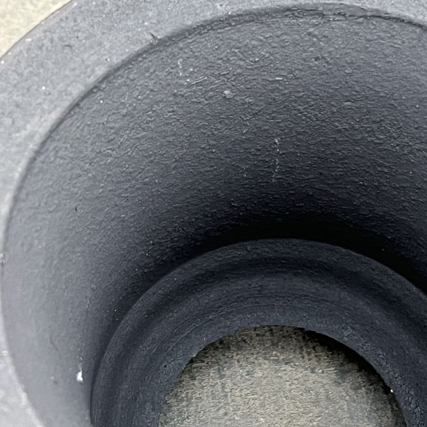 信楽焼き：黒化粧オモト 5号（直径約15cm）