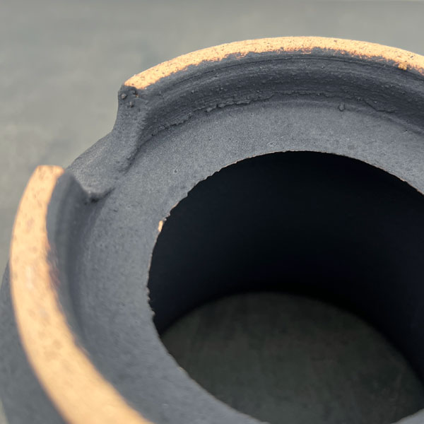 信楽焼き：黒化粧オモト 5号（直径約15cm）