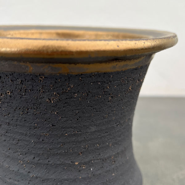 信楽焼き：金彩オモト 5号（直径約15cm）