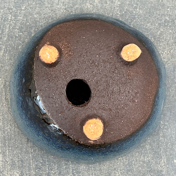 信楽焼き：生子三つ足 4号（直径約11.5cm）