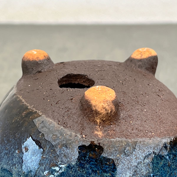 信楽焼き：生子三つ足 4号（直径約11.5cm）