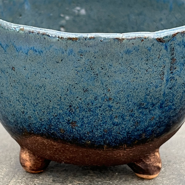 信楽焼き：生子三つ足 4号（直径約11.5cm）