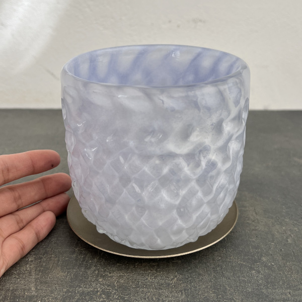 DGガラスアールポット&ソーサー:クリスタルホワイト(直径10.5cm)(穴あり・アルミ製受け皿付)