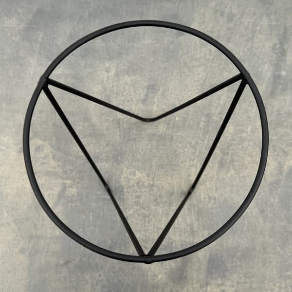 アイアンスタンドM（直径17cm、高さ21cm）