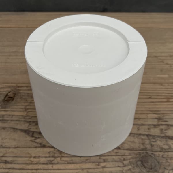 樹脂製鉢カバー・シティPRO　SサイズWT（ホワイト）／直径16cm・穴無し