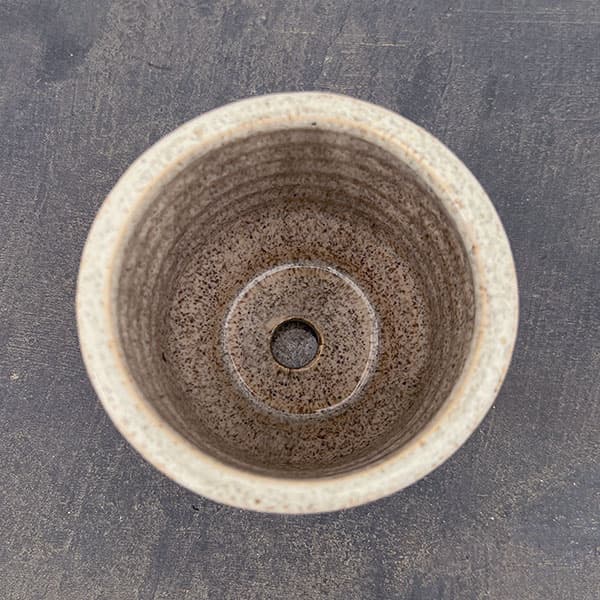 スパイラル ポット アンド ソーサー:ベージュ/Sサイズ(直径10.3cm、高さ11.4cm)