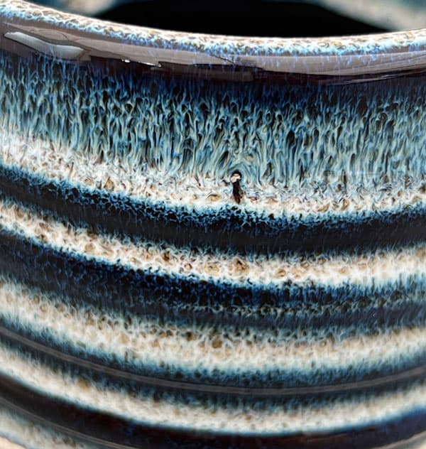 スパイラル ポット アンド ソーサー：ブルー／Sサイズ（直径10.3cm、高さ11.4cm）