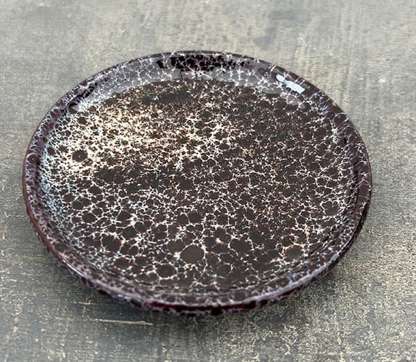 スパイラル ポット アンド ソーサー:ブラック/Sサイズ(直径10.3cm、高さ11.4cm)