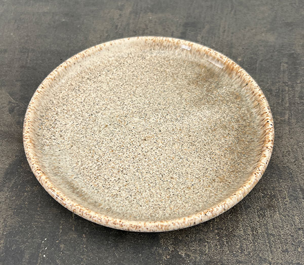 スパイラル ポット アンド ソーサー:ベージュ/Mサイズ(直径14.5cm、高さ14cm)