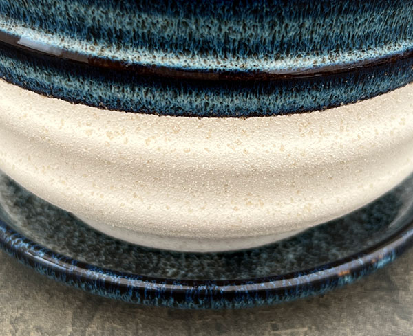 スパイラル ポット アンド ソーサー:ブルー/Mサイズ(直径14.5cm、高さ14cm)